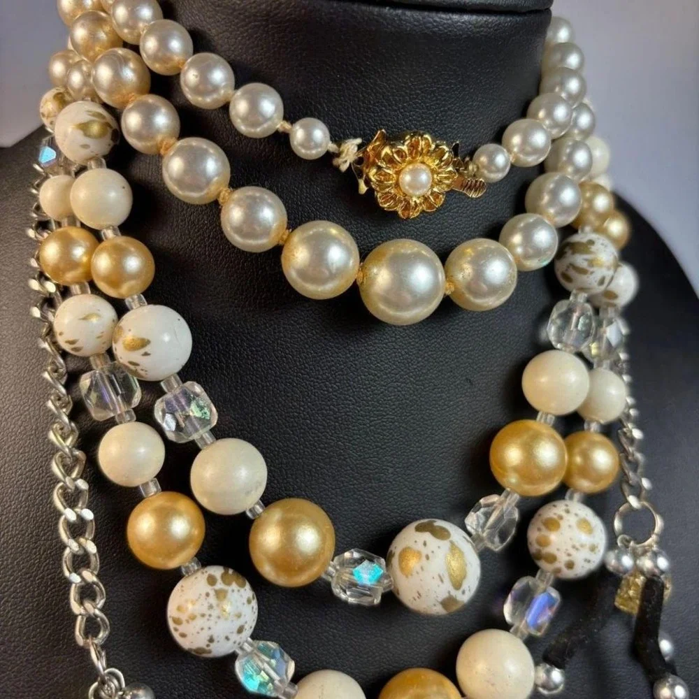 Glam necklace collection with pearl and gold tone costume and fashion jewelry - Picture 2 of 6